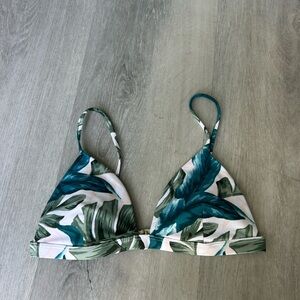 Hollister floral triangle Bikini top 30% off bundle